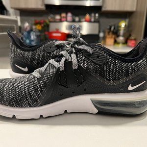 Nike Black Air Max Sneakers